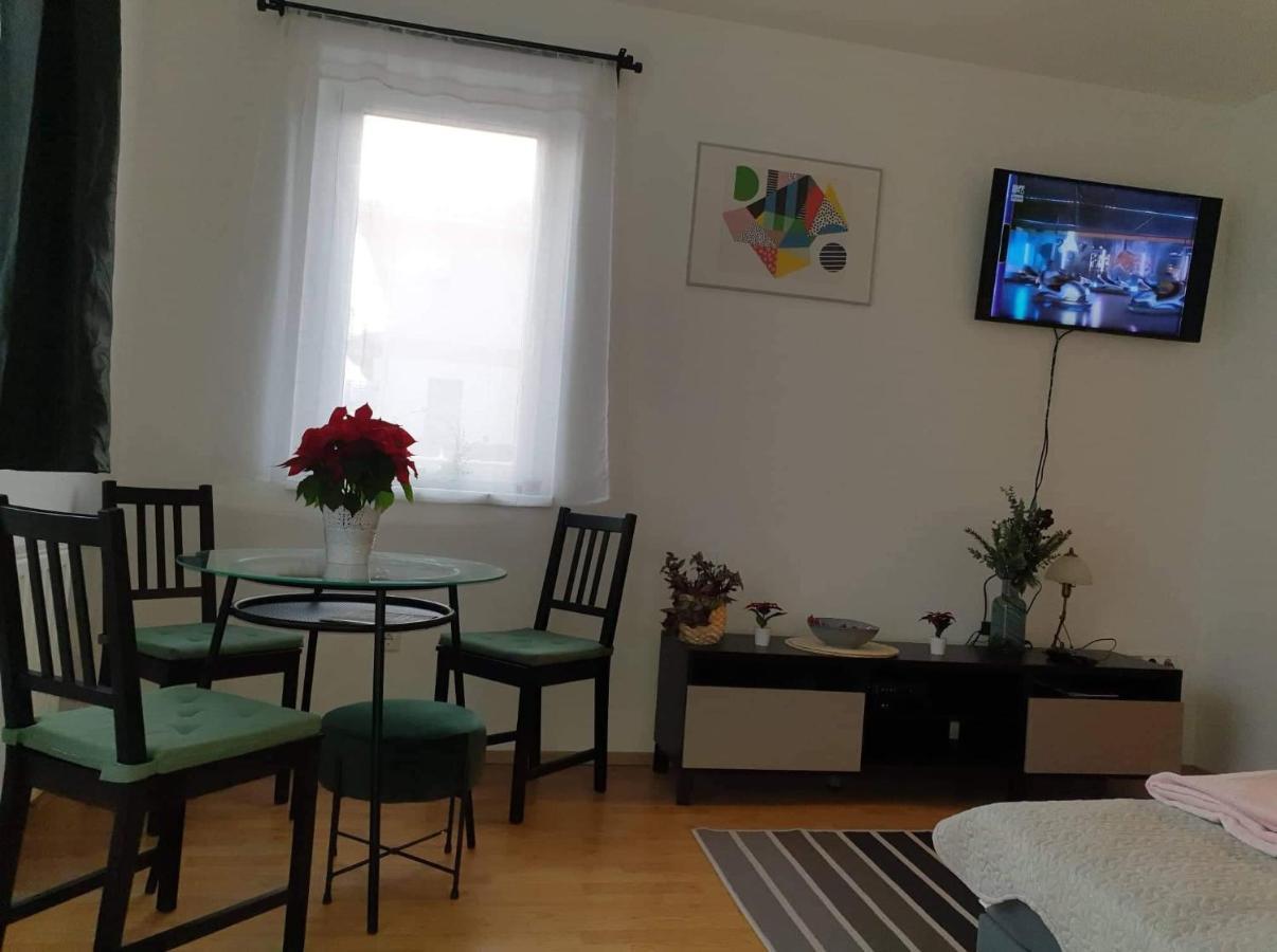 Relax Apartman Veresegyhaz Exterior photo